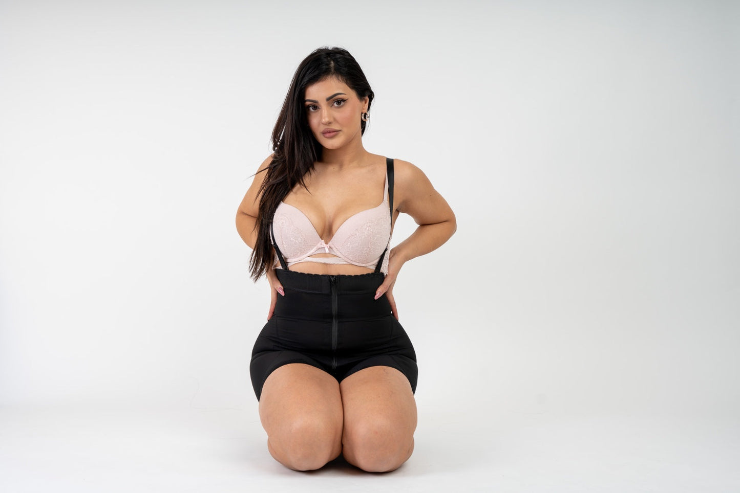 Eva – BBL Shapewear with Removable Hip Pads – Zipper Closure – Push-Up Effect – Hourglass Figure