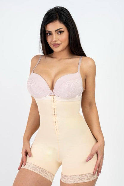 Candes – Slimming Shapewear for Tummy, Waist & Hips | Hook Closure | Corrective Effect | Sculpted Silhouette